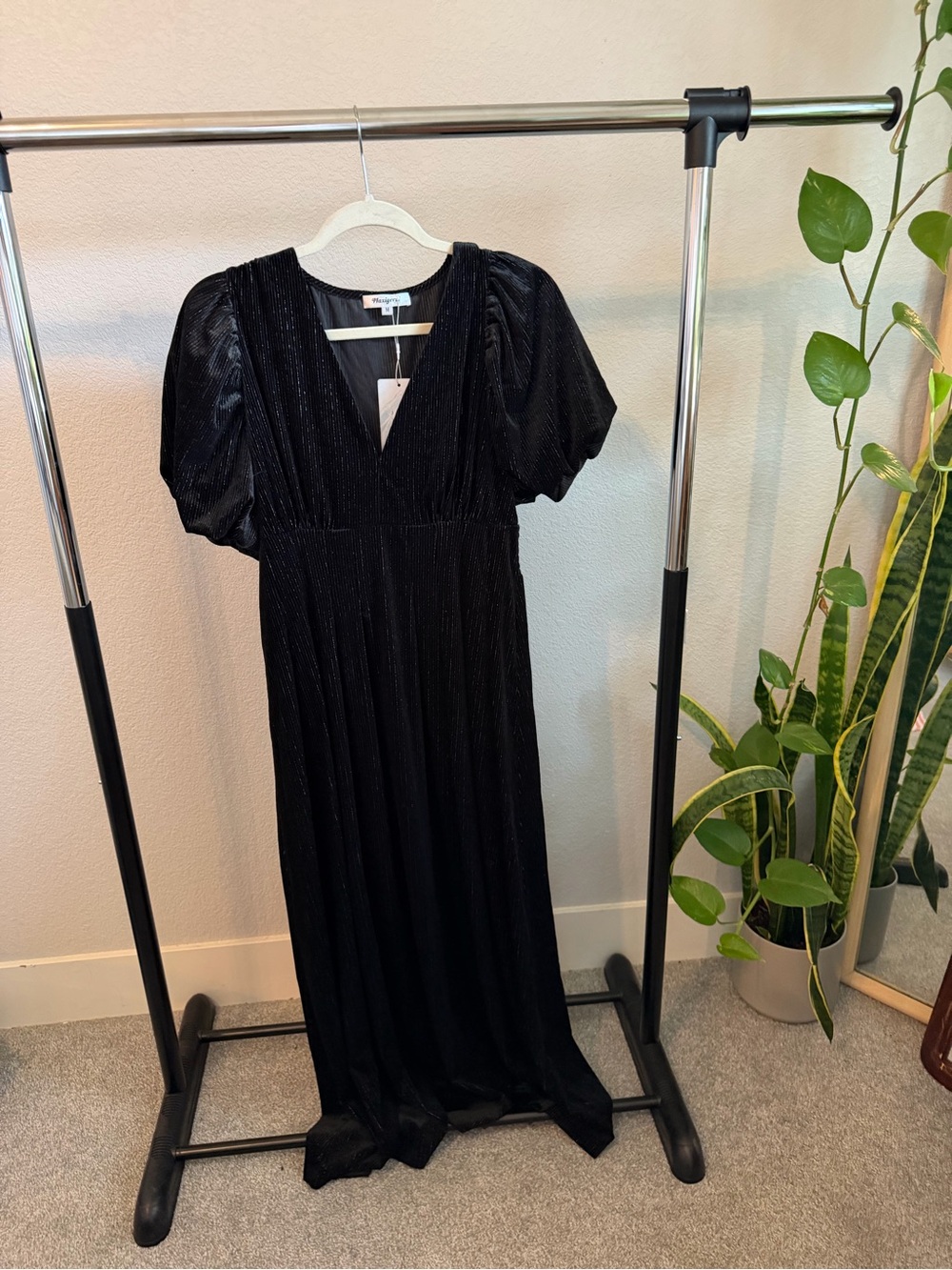 Black V-Neck Puff-Sleeve Maxi Dress